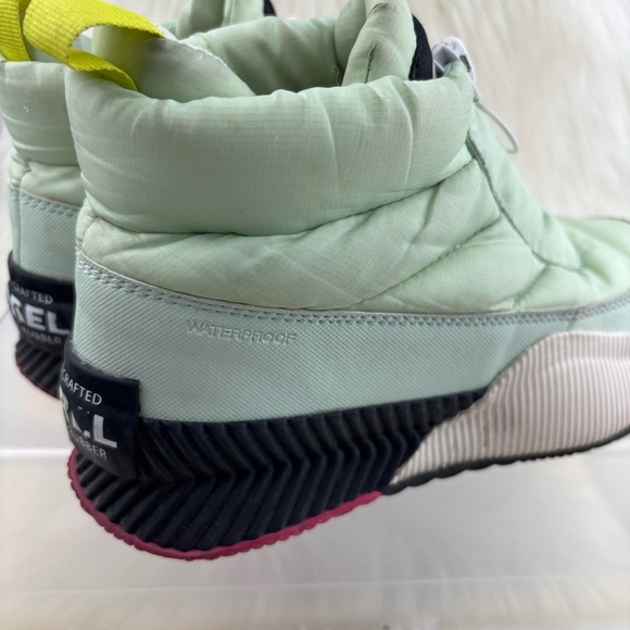 Sorel Out N About Puffy Zip up Light Green Quilted Boots - Picture 8 of 12